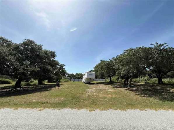 336 N 8th St, Aransas Pass, TX 78336