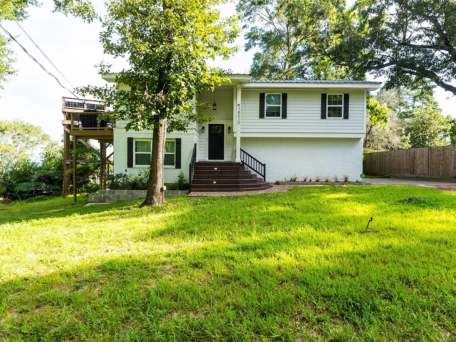 4 bed, 2.0 bath, 1730 sqft, $2,850 — Photo 4