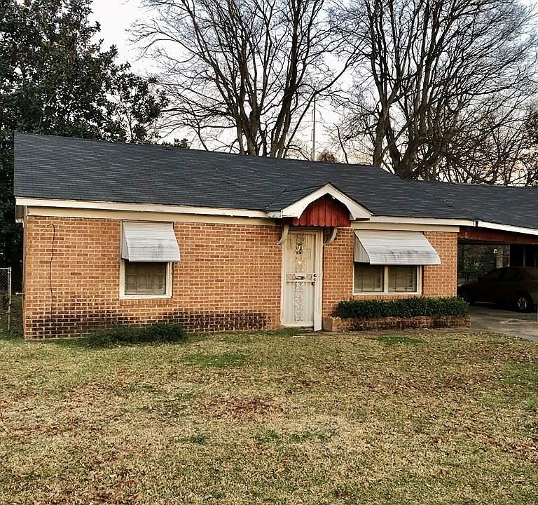 2nd image of 1045 Irene St
