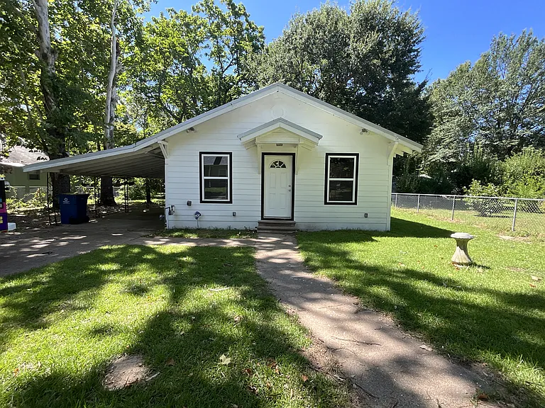 517 W Front St — Photo 2