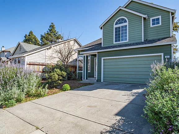 2nd image of 335 Ridgecrest Circle