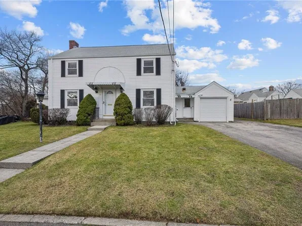 13 Bigelow Cir, Warwick, RI 02888