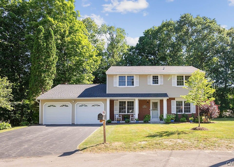 1st image of 107 Town House Cir