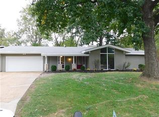 1616 Red Gate Ln, Saint Louis, MO 63146