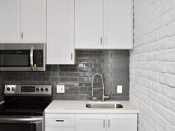 3rd image of 328 E Willetta St APT 3
