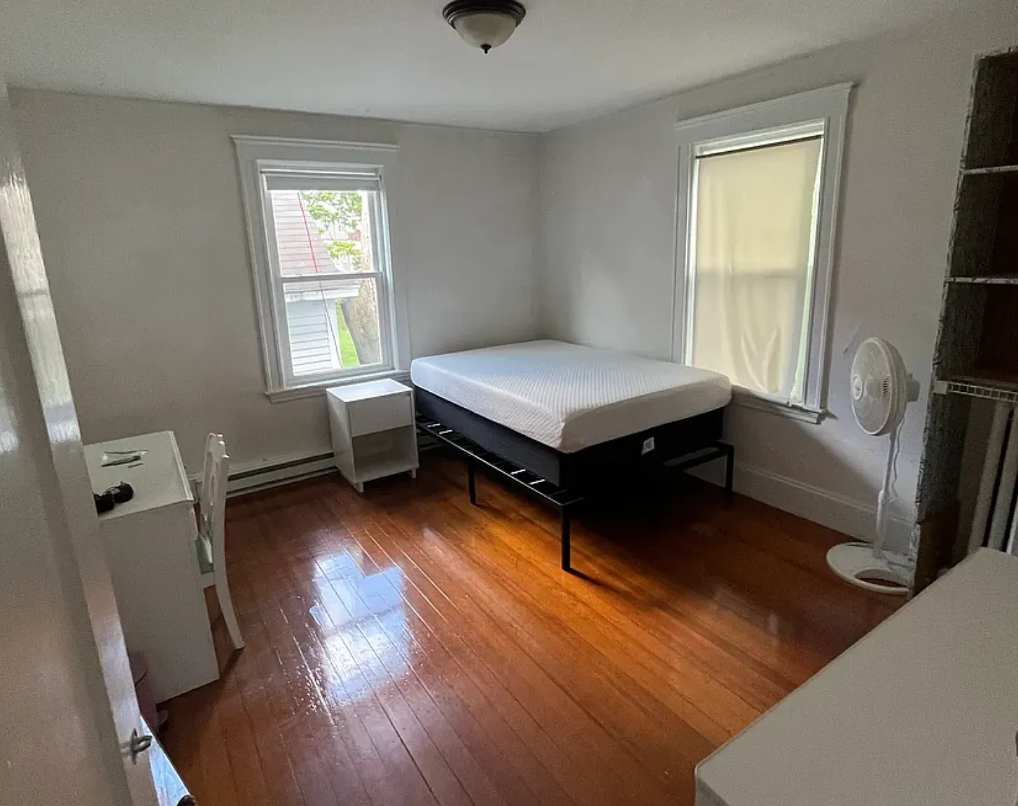 4 bed, 1200 sqft, $4,200 — Photo 3