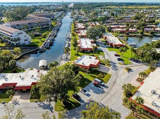 9409 Catalina Dr, Bradenton, FL 34210