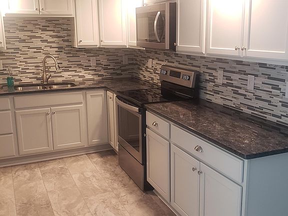 2nd image of 4215 Valley Rd #A