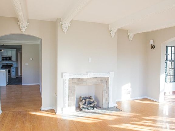 5th image of 3545 Washington Blvd #B