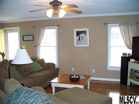 4th image of 1017 Woodbine Pl NE