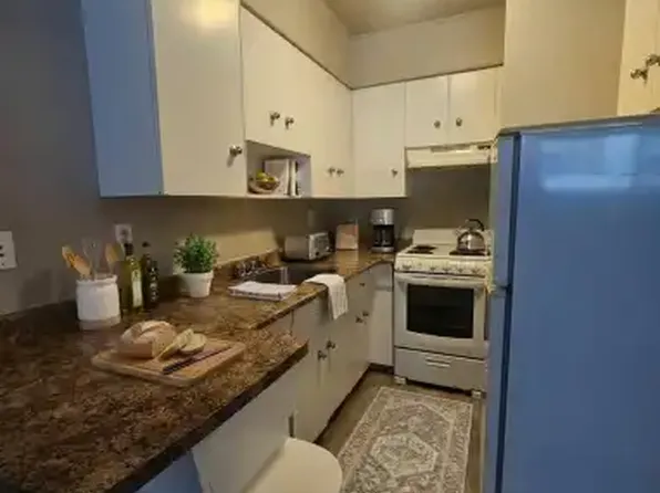 11640 124th St NW #5, Edmonton, AB T5M 0K7