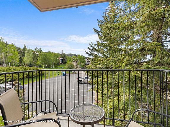 4th image of 2350 Ski Trail Ln #124