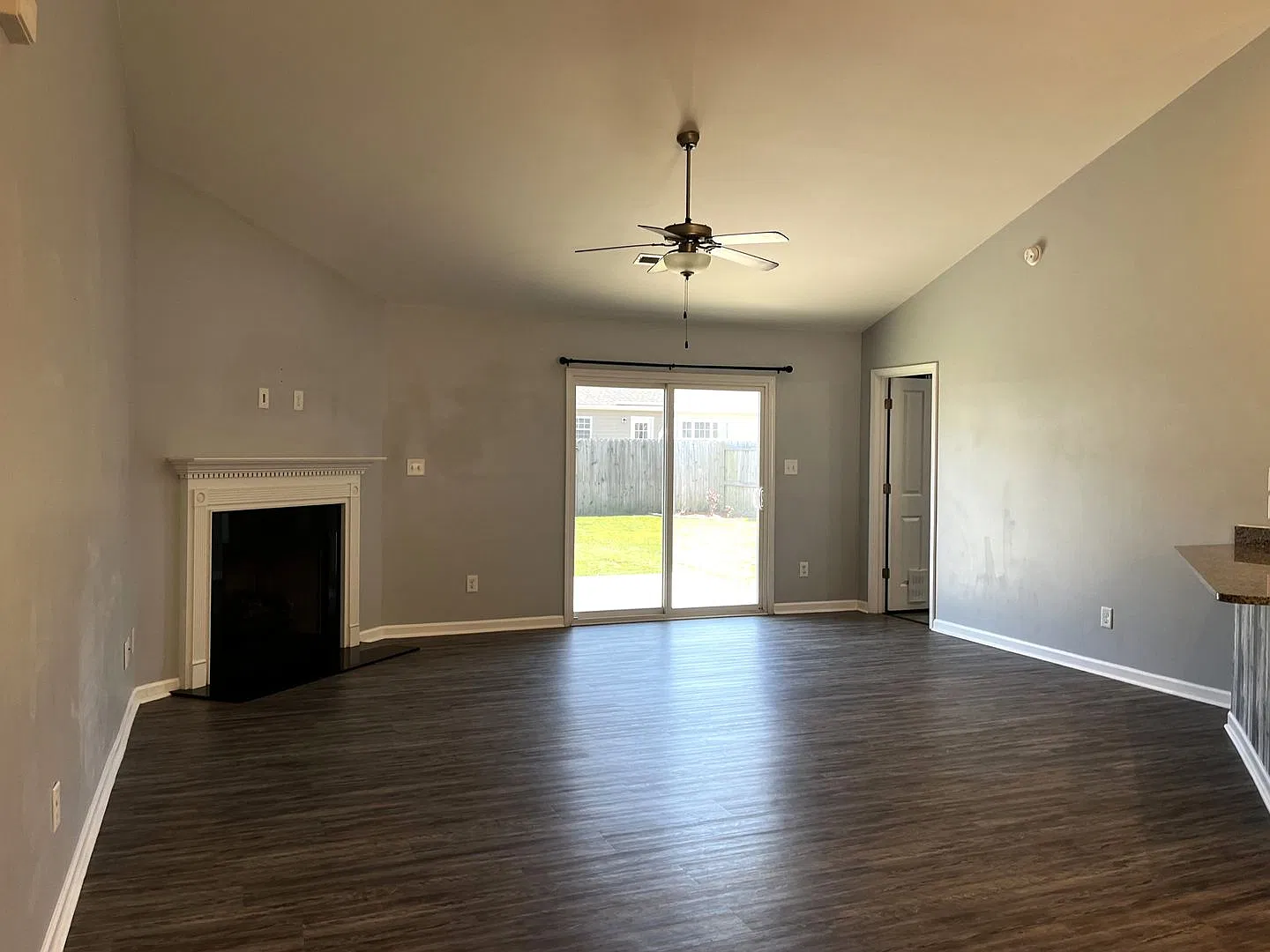 Beautiful home in Croatan Crossing — Photo 2