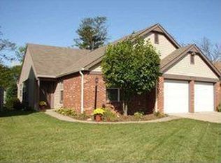 9717 Pine Ridge East Dr, Fishers, IN 46038