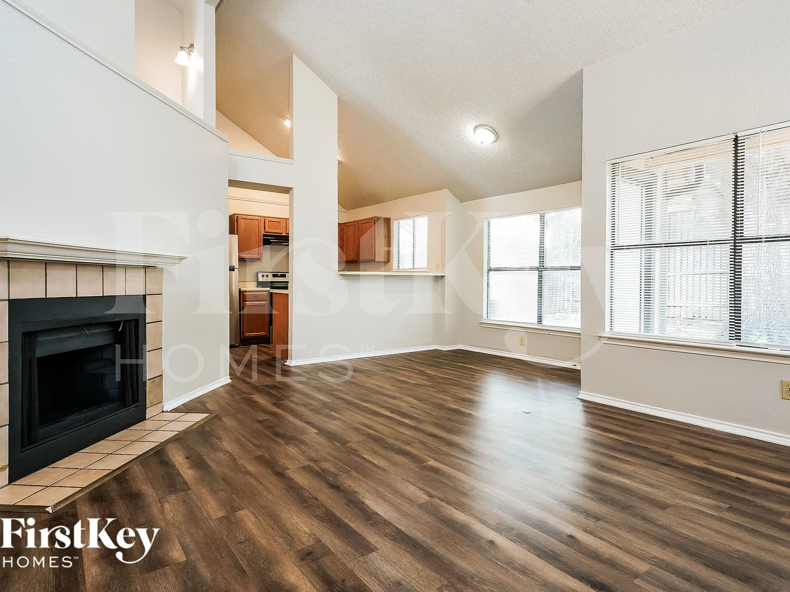 3 bed, 2.0 bath, 1466 sqft, $2,265 — Photo 3