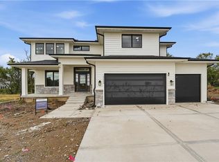 18640 W 195th St, Spring Hill, KS 66083