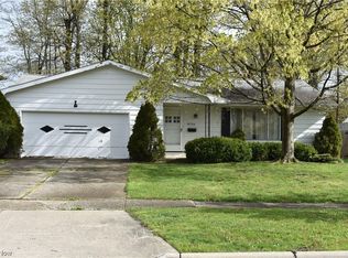 24344 N Oxford Oval, North Olmsted, OH 44070