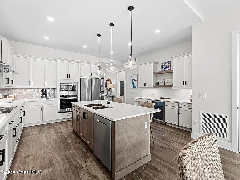 225 Strand Dr #205 — Photo 16