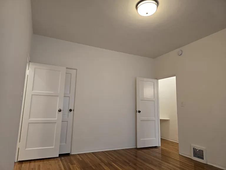 650 S Cloverdale Ave #8 — Photo 11