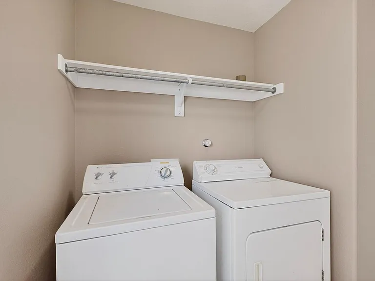 968 Molten Pl NW — Photo 33