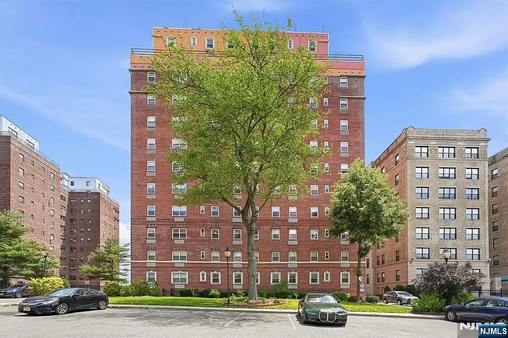 2 bed, 2.0 bath, $2,650 — Photo 2