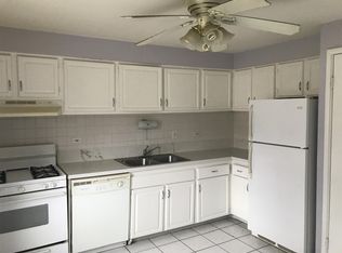 1225 E Woodbury Ln APT 1A, Palatine, IL 60074