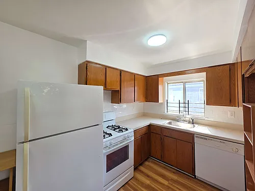 1046 Rensselaer Ave #2 Photo 1
