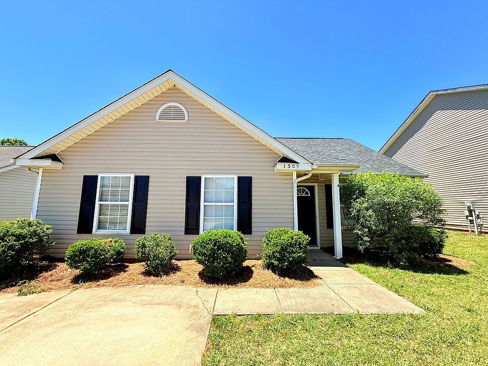1st image of 1509 Crandon Dr