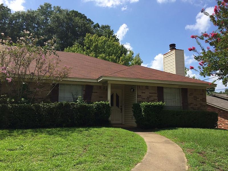 1st image of 805 Faircreek Ln
