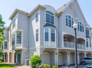 903 Regal Blvd #142, Livingston, NJ 07039