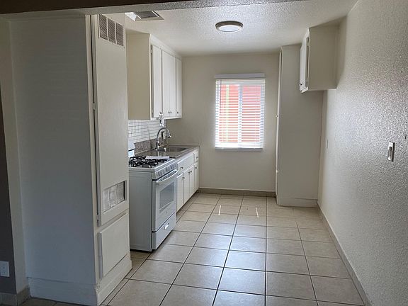 4th image of 11732 Runnymede St APT 5