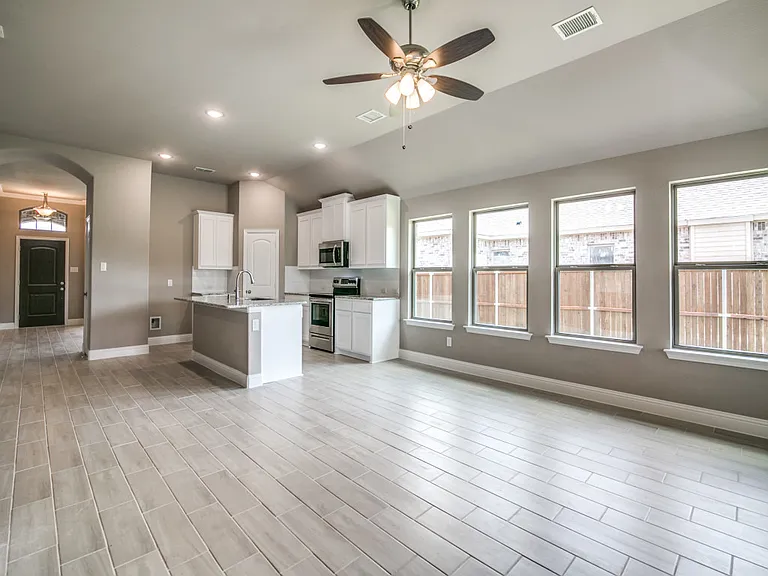 323 Sweetspire Dr — Photo 24