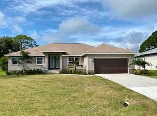 50 Tournament Rd, Rotonda West, FL 33947