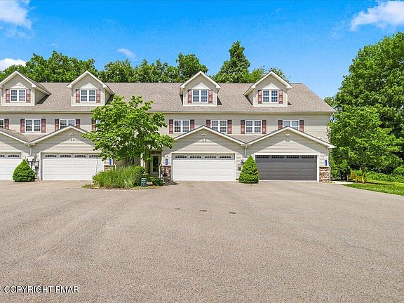3rd image of 134 Sciota Garden Rd