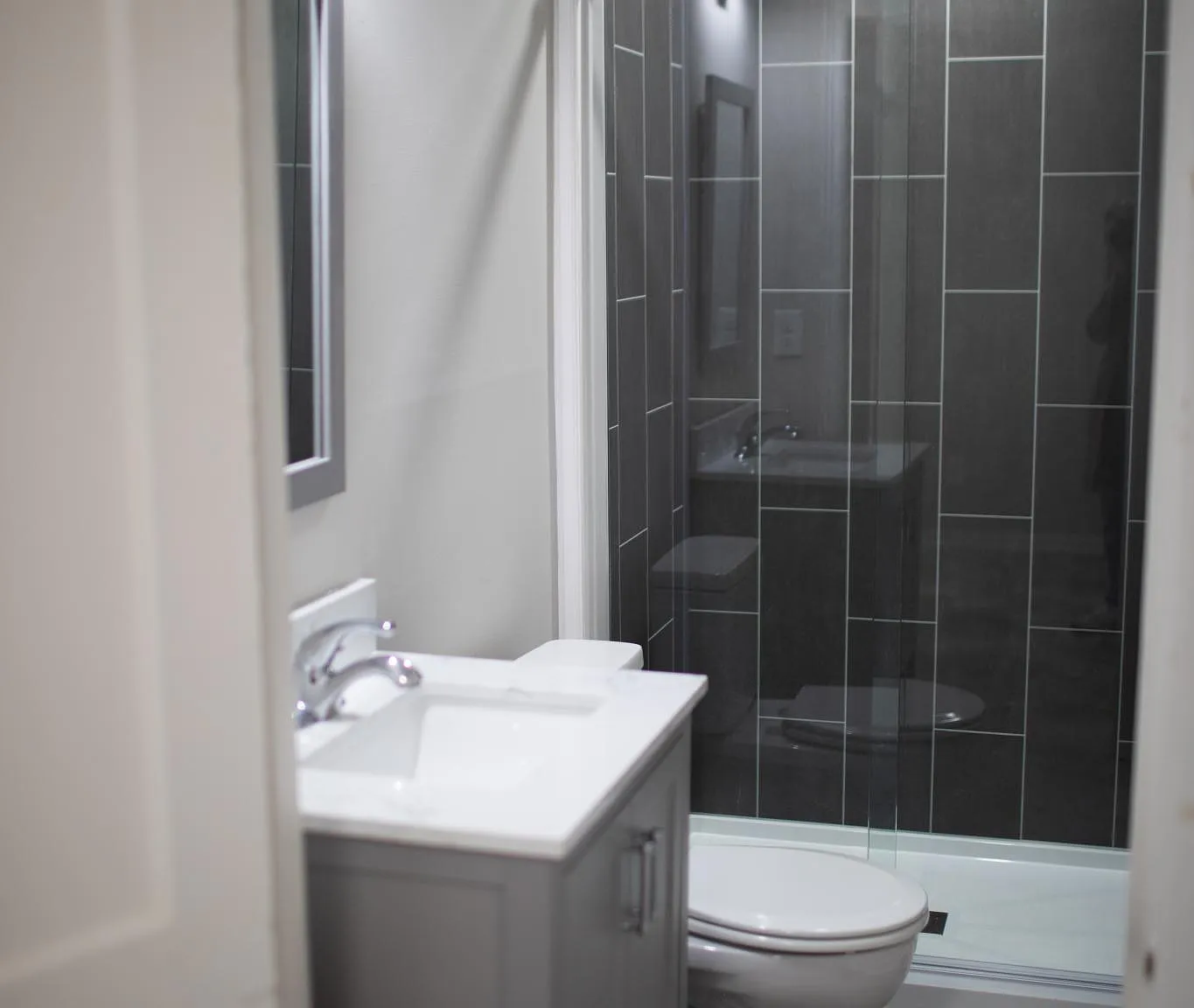 382 Enota Pl SW — Photo 3