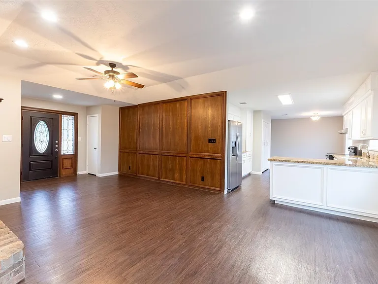 328 Lake View Dr — Photo 6