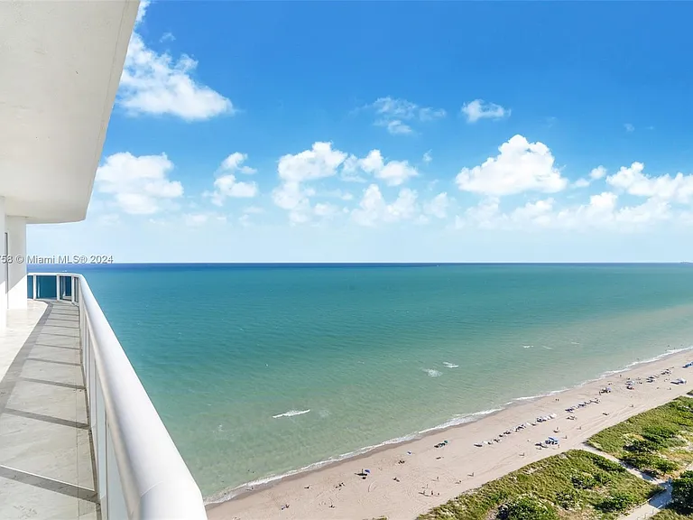 9601 Collins Ave #T4 — Photo 11