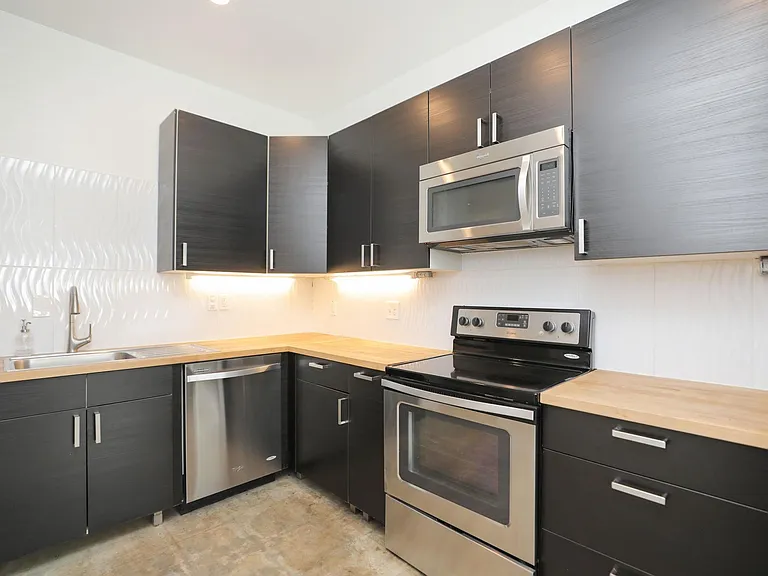 2215 Cleburne St — Photo 16