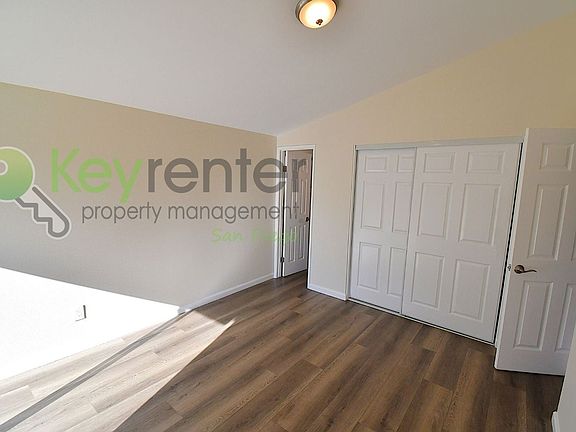 4th image of 2604 Palace Dr