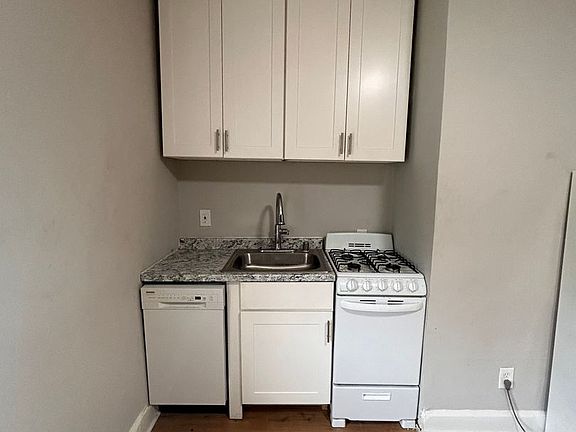 4th image of 1020 E Pleasant St APT 209