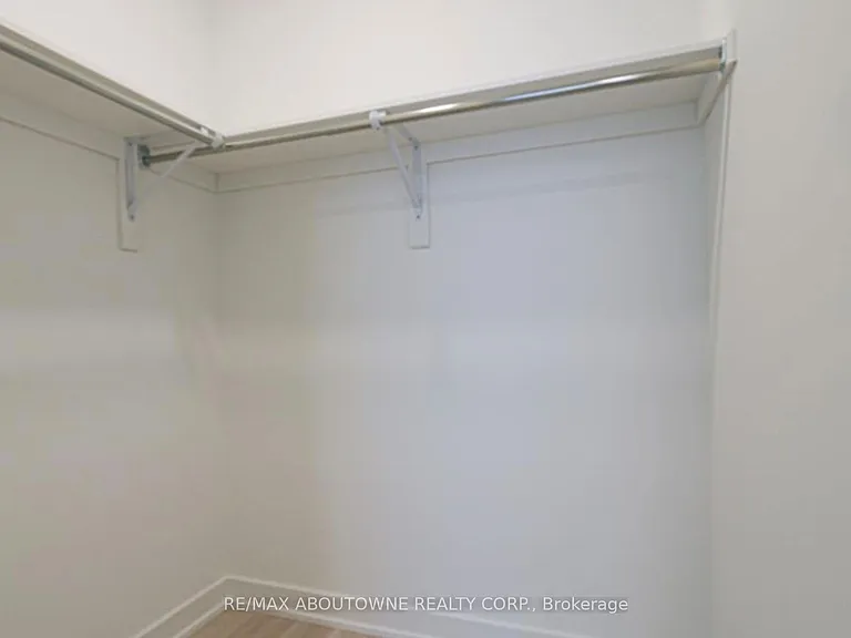 5105 Hurontario St #1410 — Photo 14