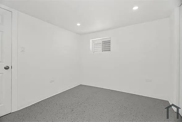 511 W 104th St — Photo 27