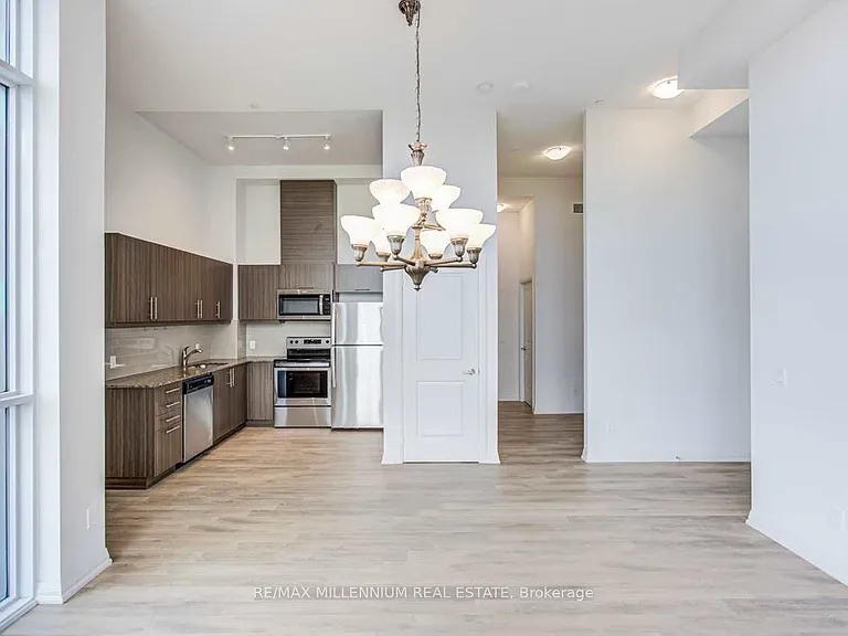 30 Meadowglen Pl #2908 — Photo 3