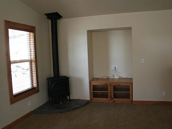 5th image of 1715 Karen Way