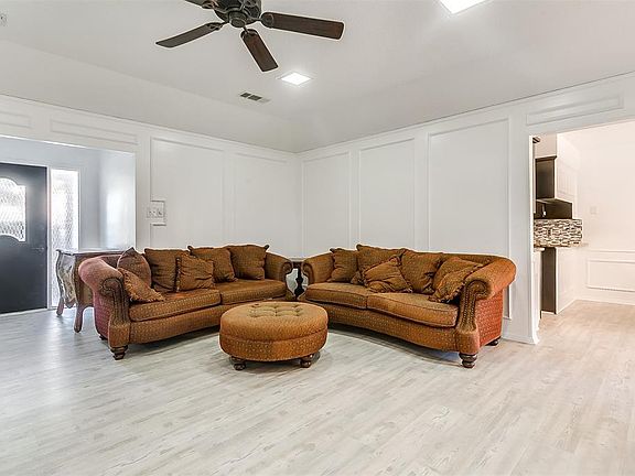 5th image of 732 NW James Cir