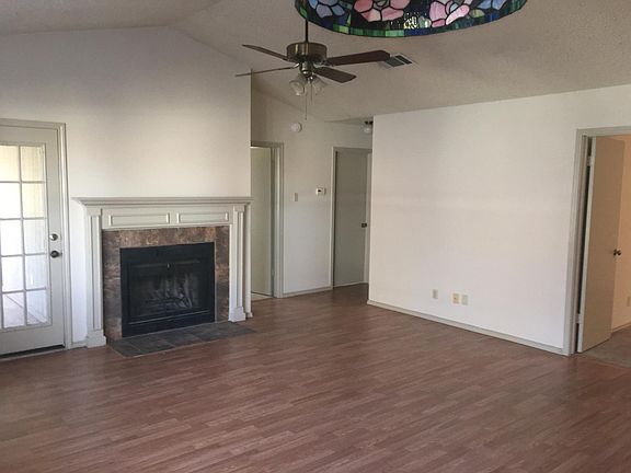 3rd image of 212 Sailmaster St APT A