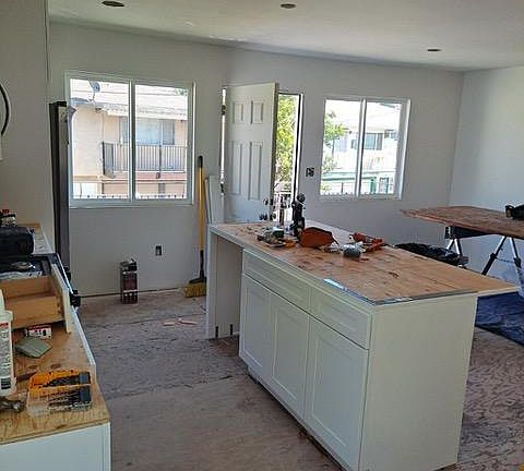 3rd image of 822 Carro Dr #4