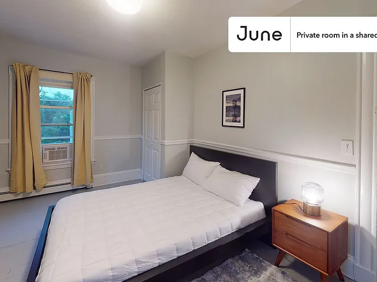 76 Easton St #D — Photo 2