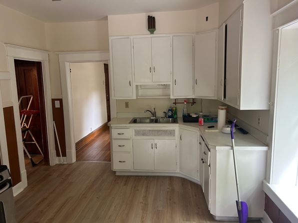 24 Oak Ave #1