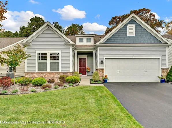 16 W Campania Lane, Farmingdale, NJ 07727